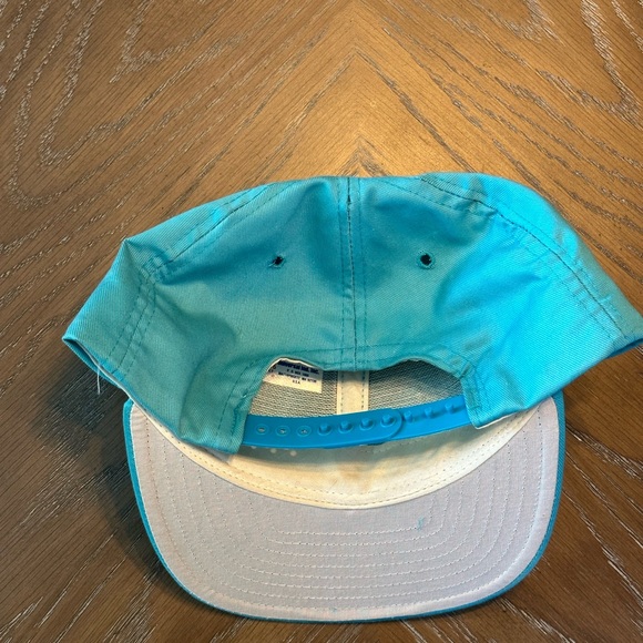 Charlotte Hornets - Vintage Snapback Hat - Picture 3 of 5